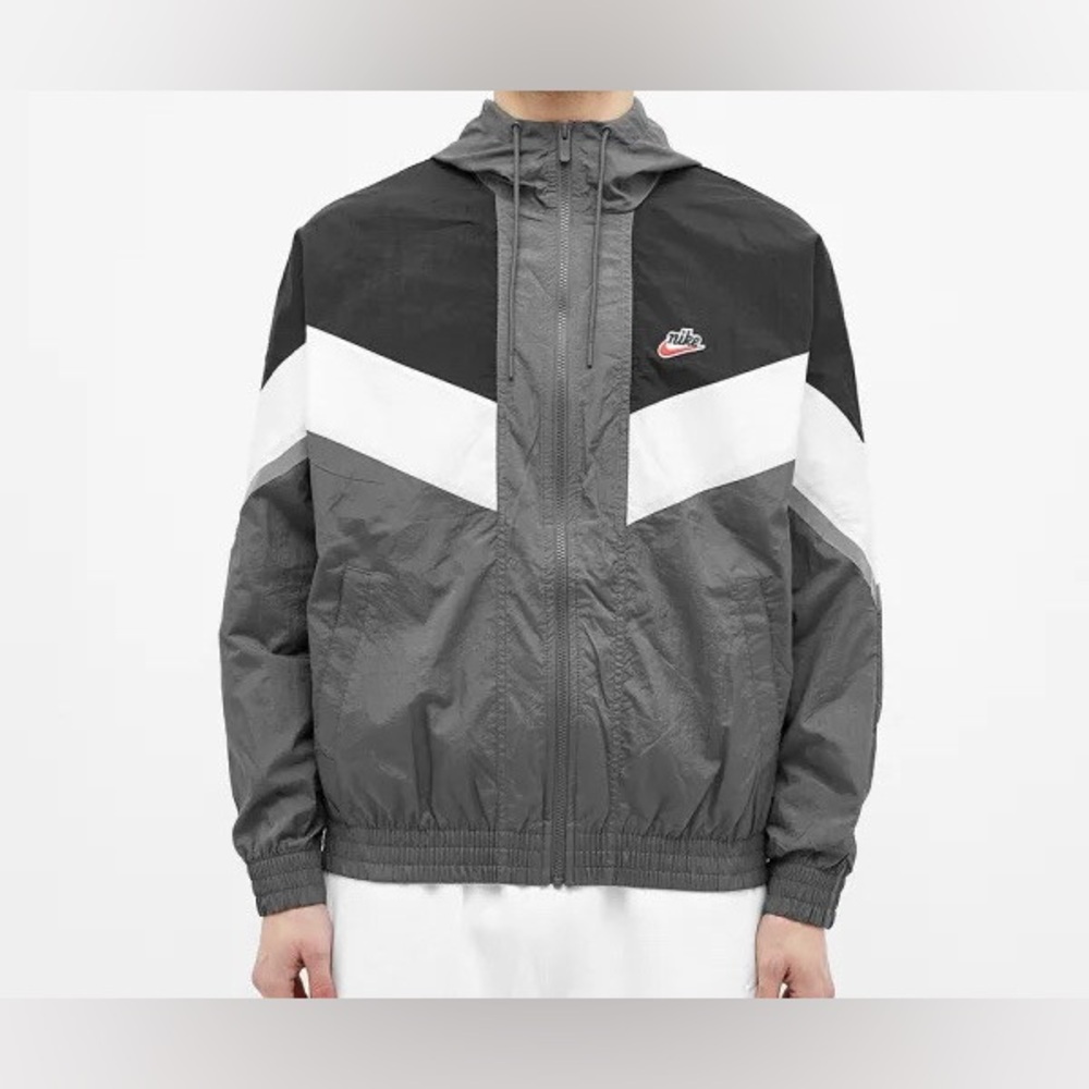 Vintage Nike Sportswear Windrunner Jacket